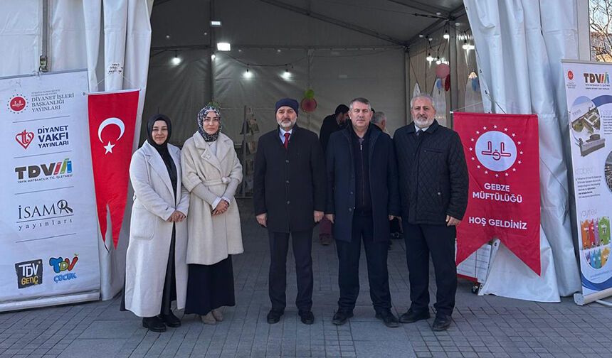 Gebze'de ramazan kitap çadırı açıldı