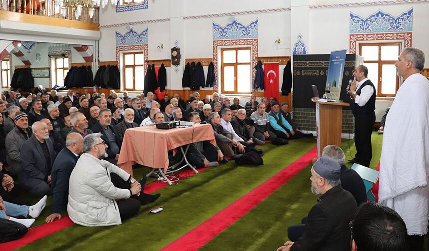 Sivas'ta hacı adayları bilgilendirildi