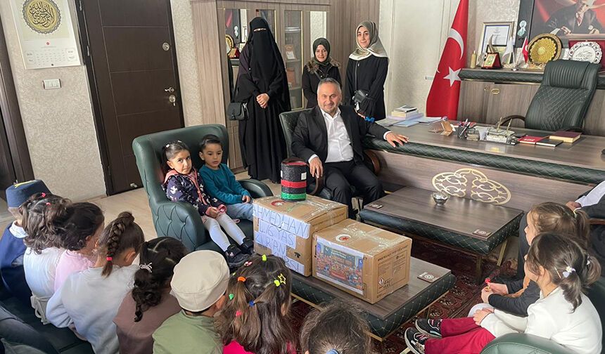 Hakkarili miniklerden anlamlı yardım