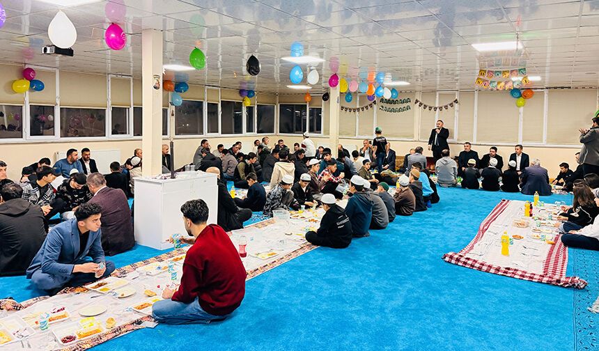 Hakkari'de iyilik sofrası kuruldu