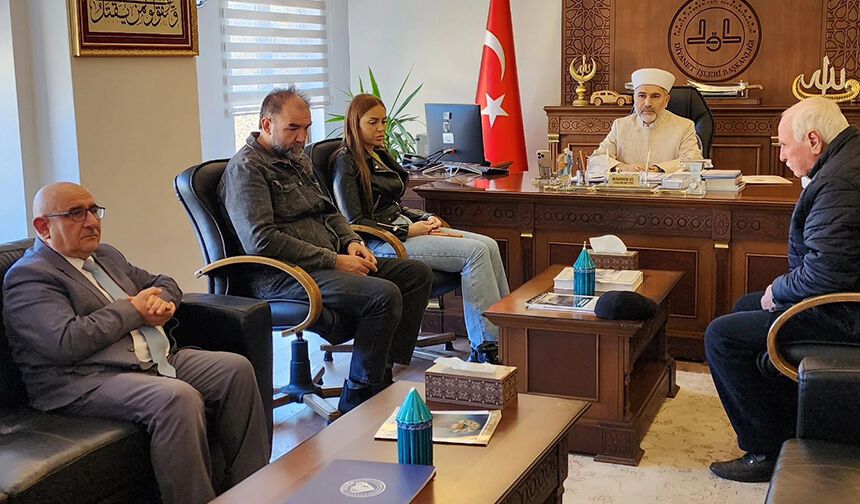 Rusya Vatandaşı Alena Knaub Müslüman oldu