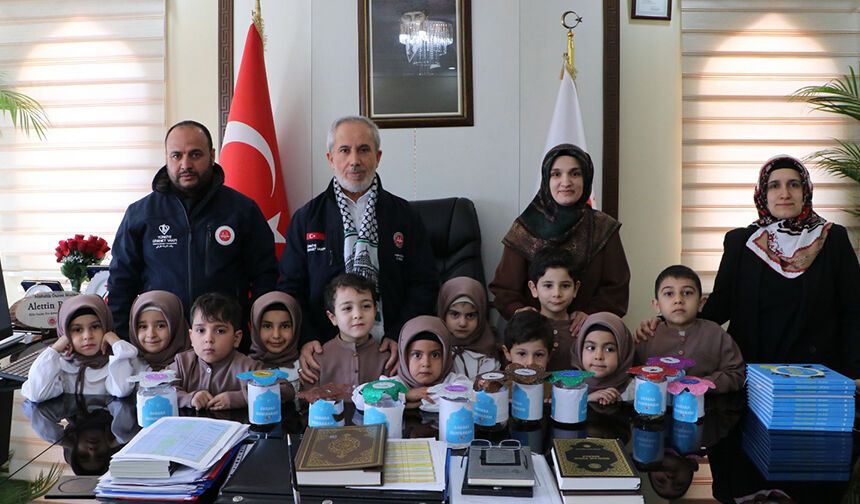 Kilis'te minikler Gazze'ye destek oldu