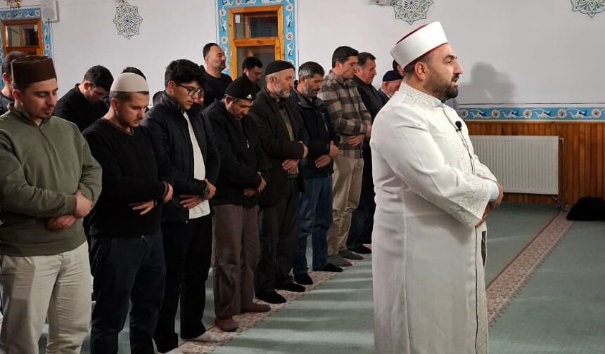 Köprüköy'de ilk kez hatimle teravih kılındı