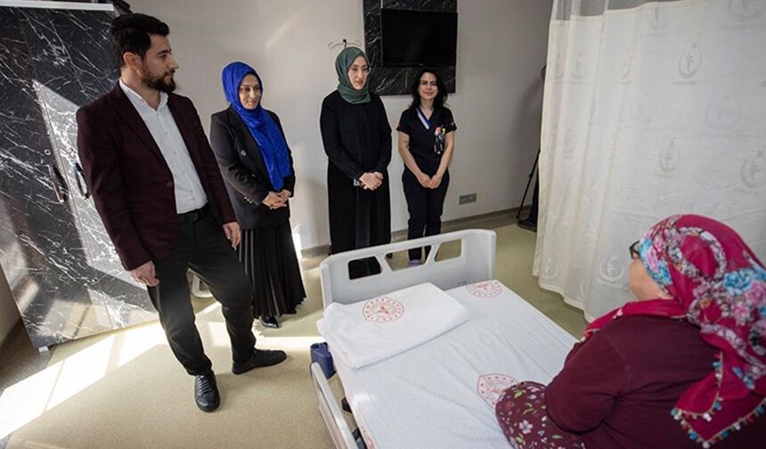 MANEVİ DANIŞMANLAR HASTALARIN İYİLEŞME SÜRECİNE KATKI SAĞLIYOR