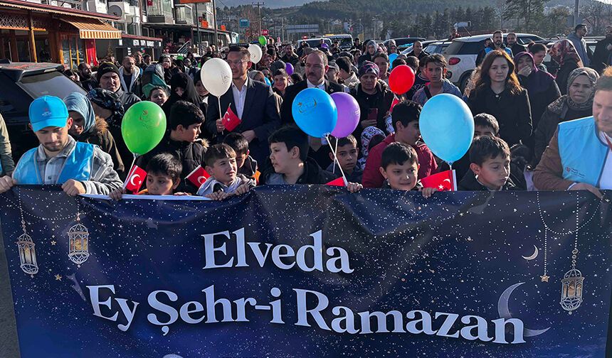 Mengen'de ramazan alayı ile çocuklar ramazanı uğurladı