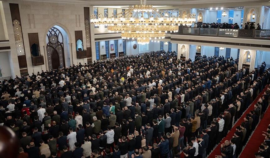 Dünyada Ramazan Bayramı kutlanıyor