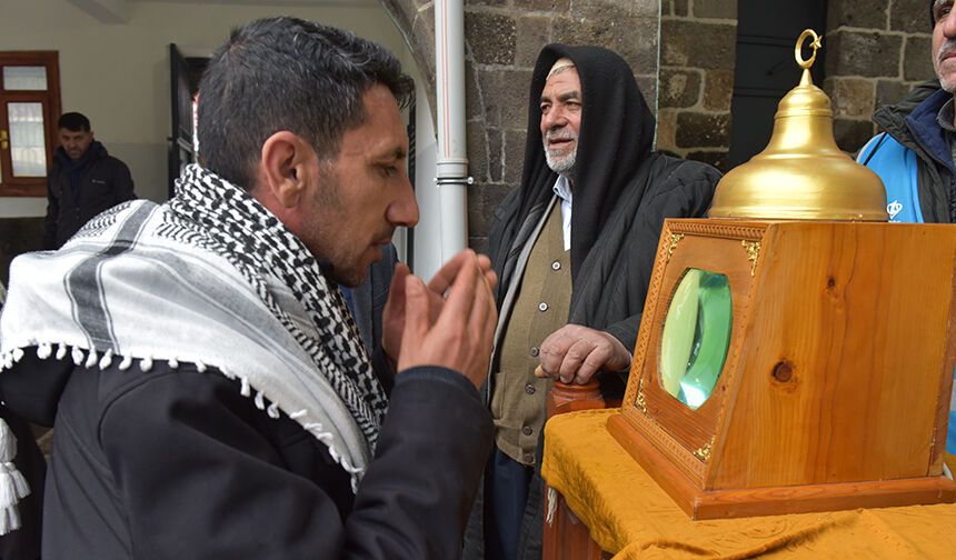 Adıyaman ve Şanlıurfa'da Sakal-ı Şerif ziyarete açıldı