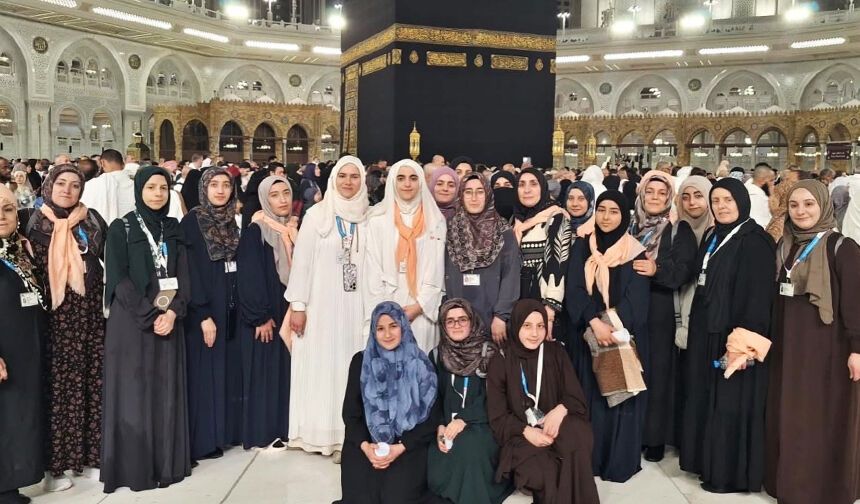 Vartolu hafızlar umre heyecanı yaşadı