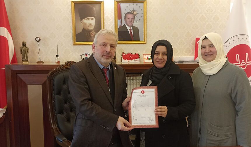 Yalova'da şehit polisin eşi evini TDV'ye bağışladı