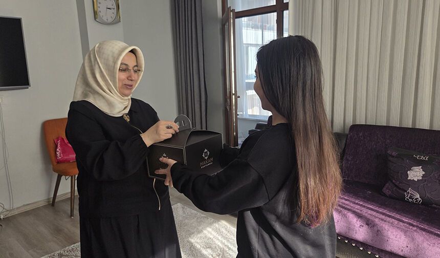 Karatay'da yetimlerin özel günleri unutulmuyor