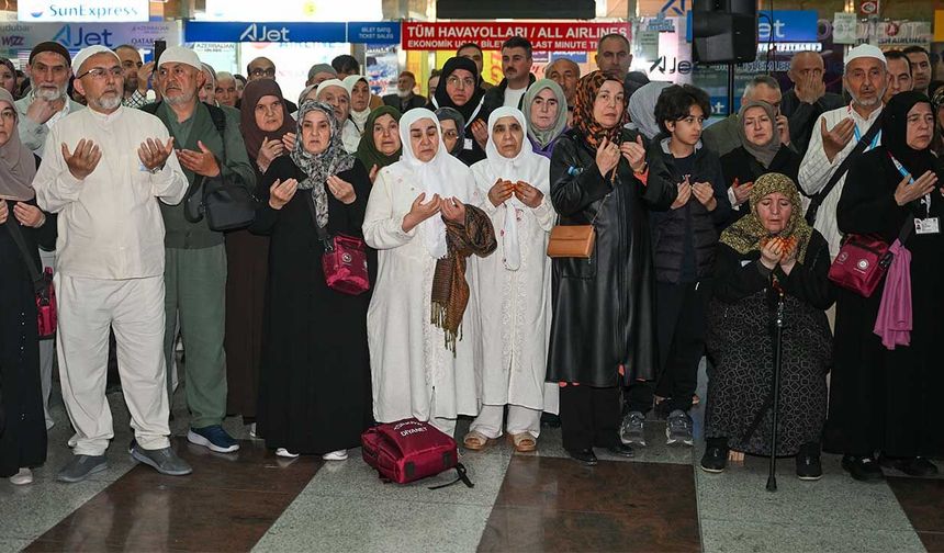 ANKARA'DAN İLK HACI KAFİLESİ YOLA ÇIKTI