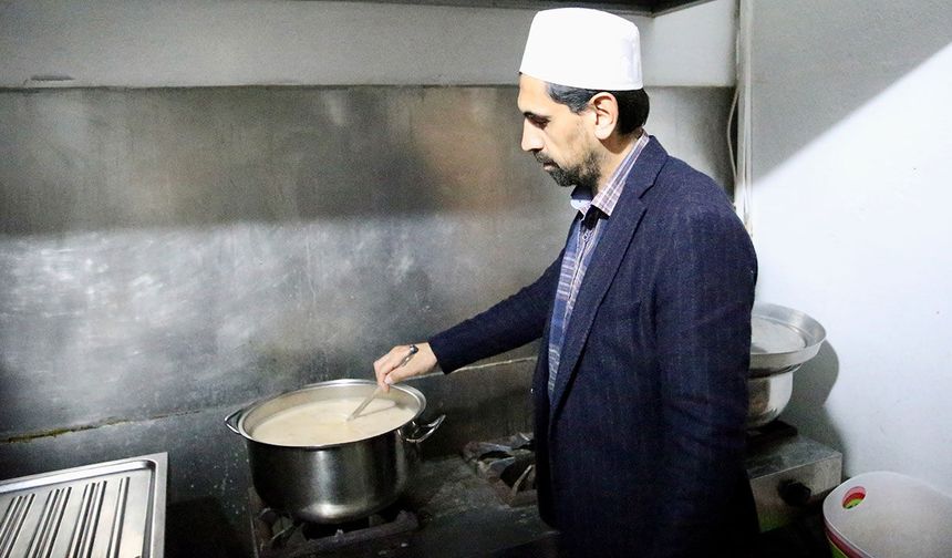 ASIRLIK CAMİDE ÇORBA GELENEĞİ YAŞATILIYOR