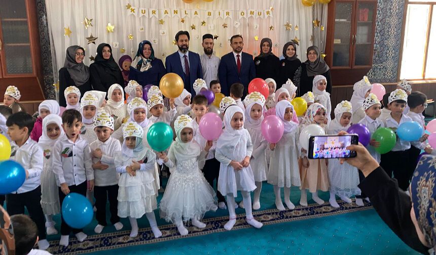 Aziziye'de minikler Kur'an'a geçmenin sevincini yaşadı