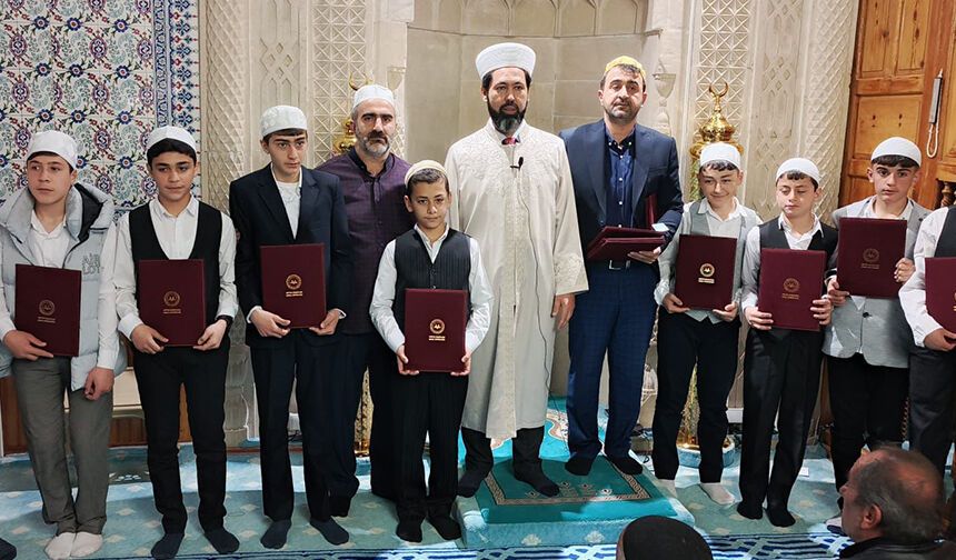 Aziziye'de hafızlar belge aldı