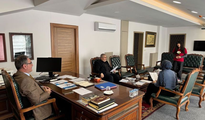 Bağcılar’da ezbere şiir okuma yarışması düzenlendi