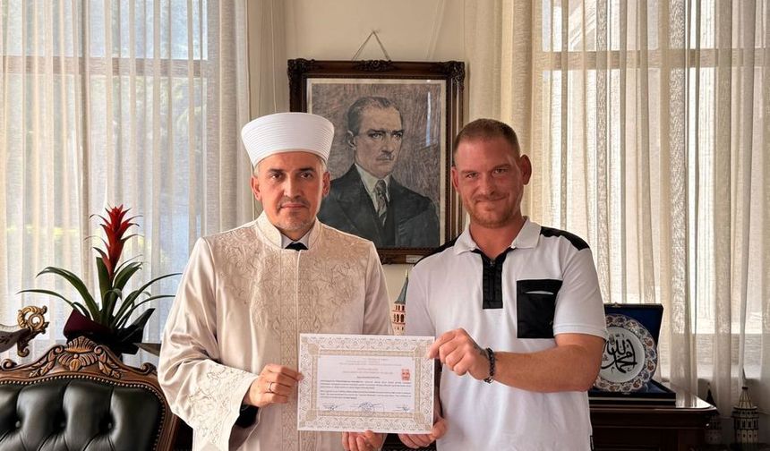 İSVİÇRELİ MARİO MÜSLÜMAN OLDU