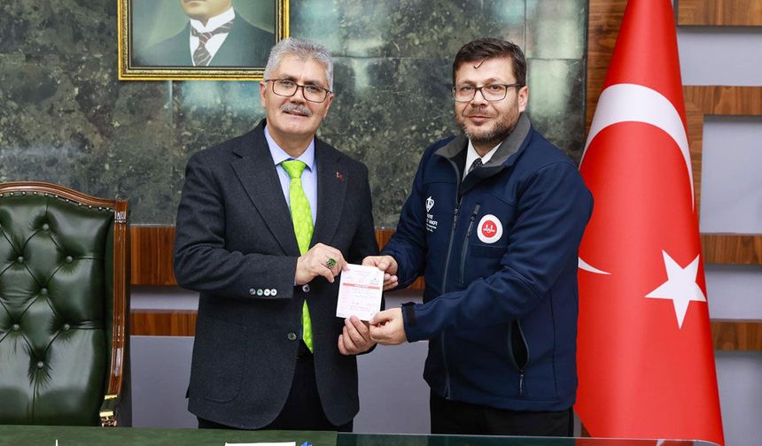 BİNGÖL VALİSİ ÇELİK, KURBAN VEKALETİNİ TDV'YE VERDİ