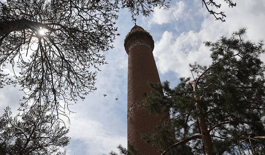 EĞİK MİNARELİ ULU CAMİİ YENİLENİYOR