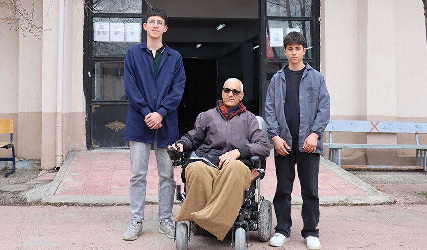 MESLEK LİSELİLER ENGELLİLERİN AKÜLÜ ARAÇLARINI ÜCRETSİZ ONARIYOR