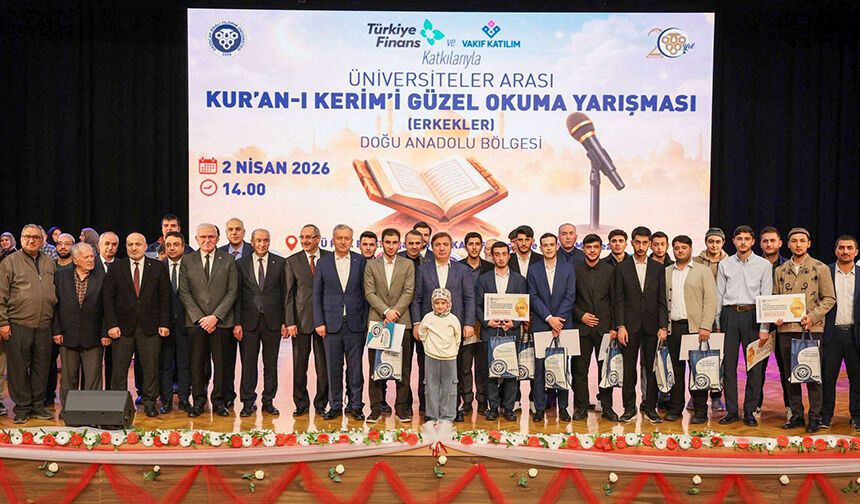 Erzincan'da üniversiteli gençler Kur'an'ı güzel okumak için yarıştı