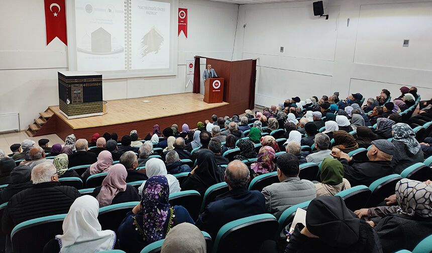 Uşak'ta "2026 Yılı Hac Semineri" düzenlendi