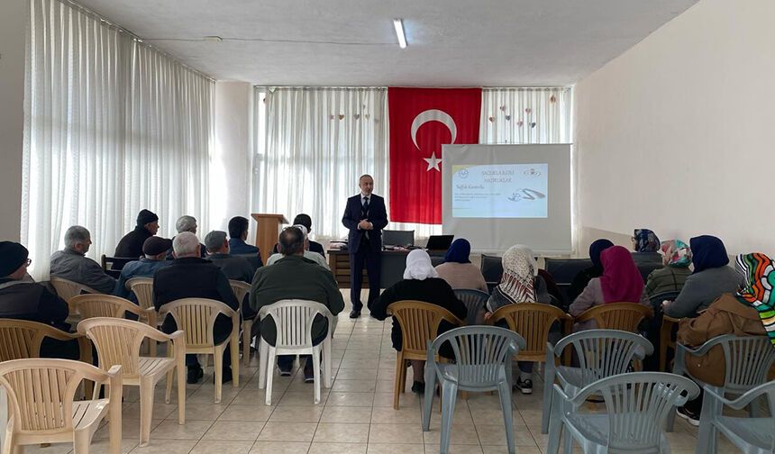 Ortaca'da hacı adayları bilgilendirildi