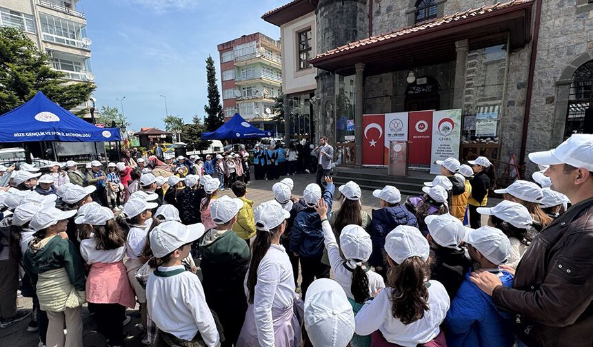 Rize’de Çedes yıl sonu programı gerçekleştirildi