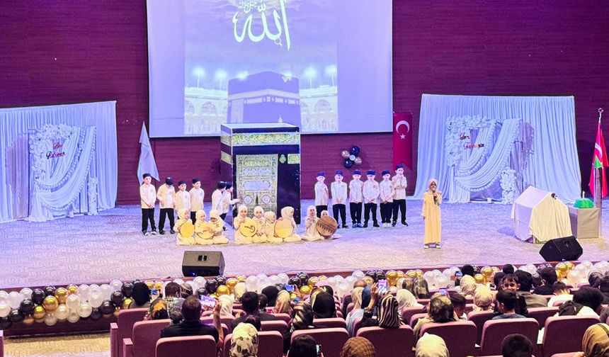 Bağlar'da minikler yılsonu programında buluştu