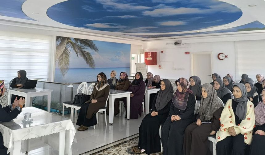 Çankırı'da akademisyenler hafızlarla buluşuyor