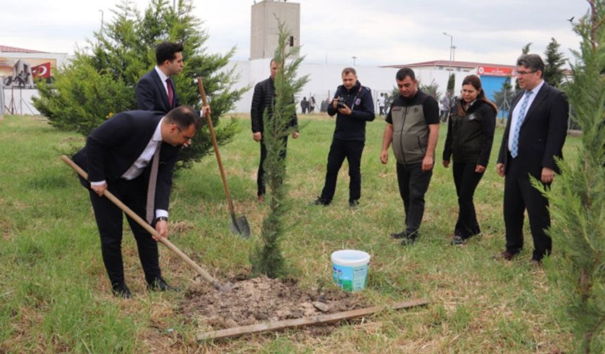 Bandırma’da Görev Şehidi Ceza İnfaz Personeli anısına fidan dikildi