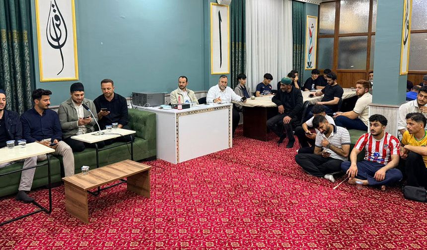 Siirt Ensar Camii'nde gençler meşk etti