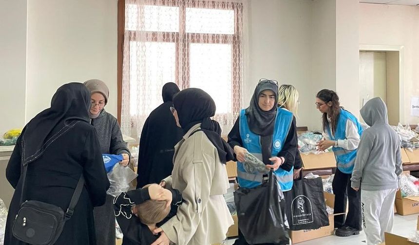 Gaziosmanpaşa'da 3500 yetim çocuğa bayram hediyesi