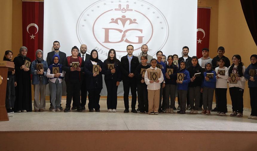 Gölova’da "Ortaokullar Arası Dini Bilgi Yarışması" düzenlendi