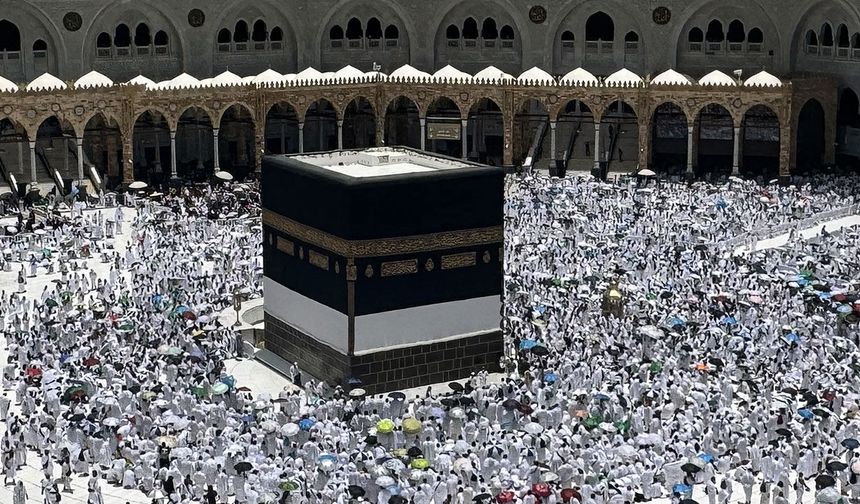 ARAFAT ÖNCESİ KABEDE SON CUMA