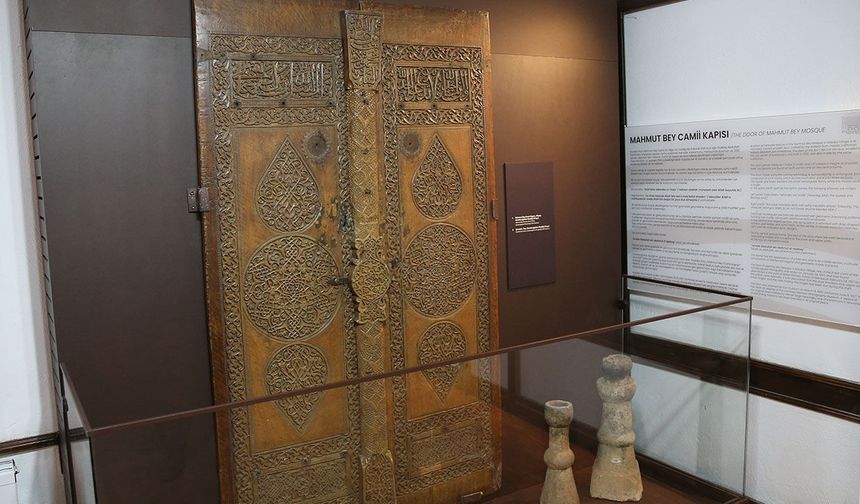 660 YILLIK CAMİ KAPISI MÜZEDE KORUNUYOR