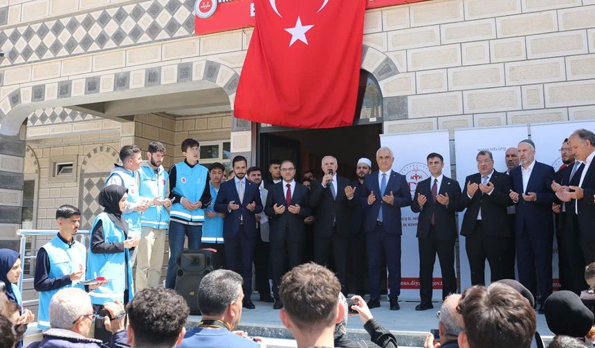 MUŞ'TA DİYANET GENÇ OFİSİ VE TDV KİTAPEVİ AÇILDI