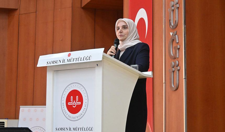 Akbulut: Nebevi sünnetin yaşanılır halini göstermemiz gerekiyor