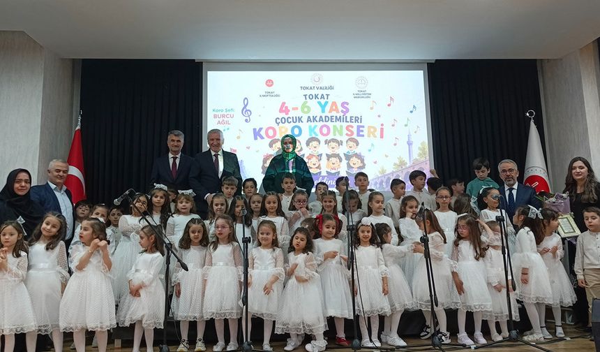 Tokat'ta minikler sahne aldı