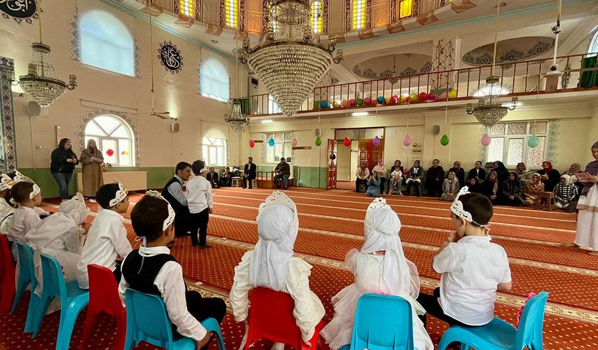Yakakent'te minikler Kur'an'a geçti