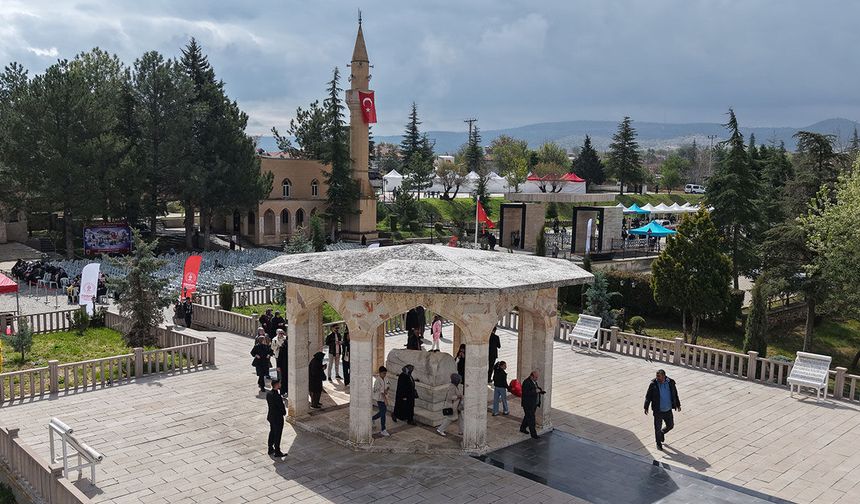 YUNUS EMRE DUALARLA ANILDI
