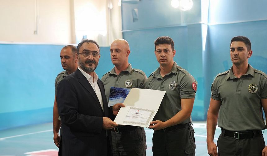 BURSA'DA POLİSLER BABA OKULUNDAN MEZUN OLDU