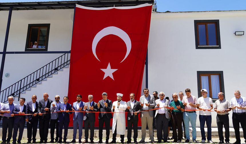 45 GÜNDE YAPILAN CAMİ AÇILDI