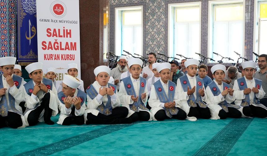 Gebze'de hafızlar icazet sevinci yaşadı