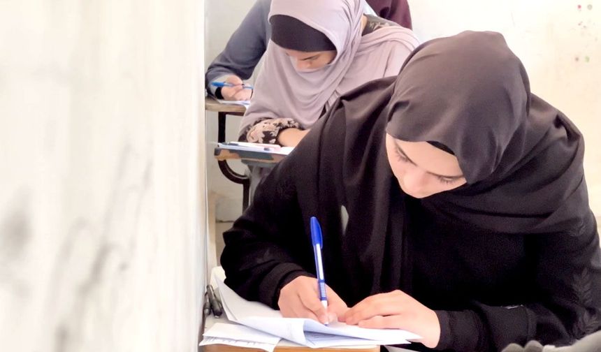 İşgal altındaki Gazze'de savaşın ardından ilk kez yüz yüze sınav yapıldı