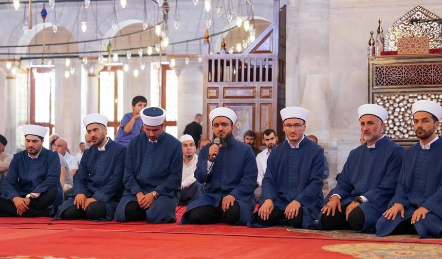 İSTANBUL'DA 25 HAFIZ KURRA OLDU