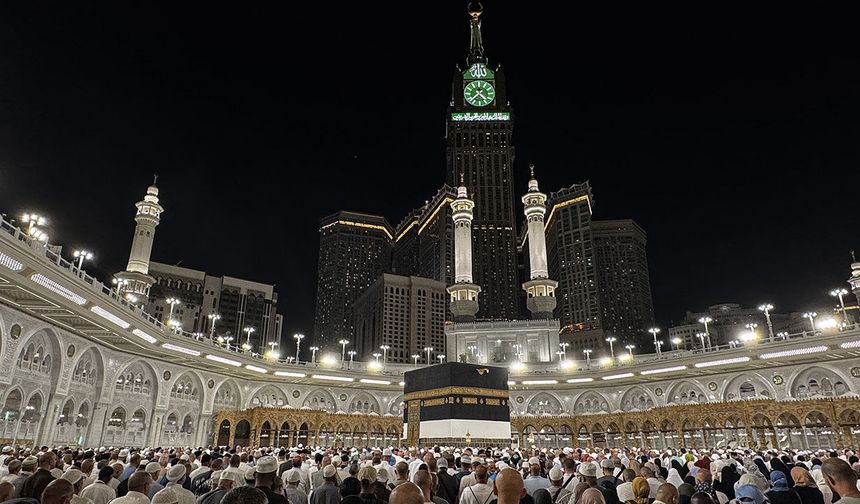 HACILAR KABE'YE VEDA EDİYOR