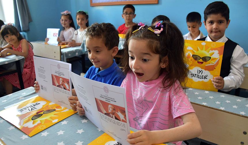 18 milyon öğrenci karne aldı