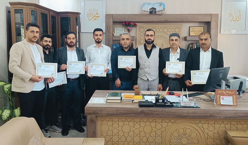 Kozluk'ta başarılı personel ödüllendirildi