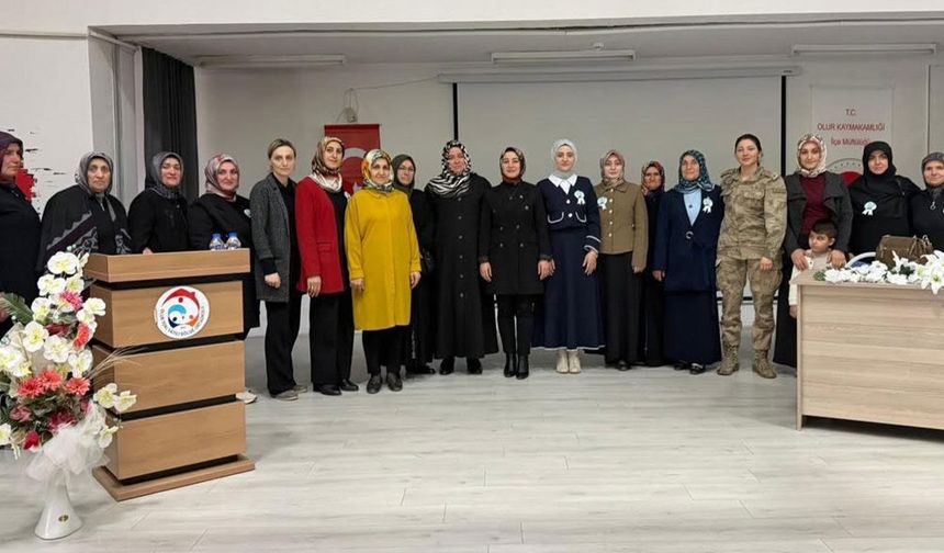 Olur'da anne olarak kadın konferansı düzenlendi