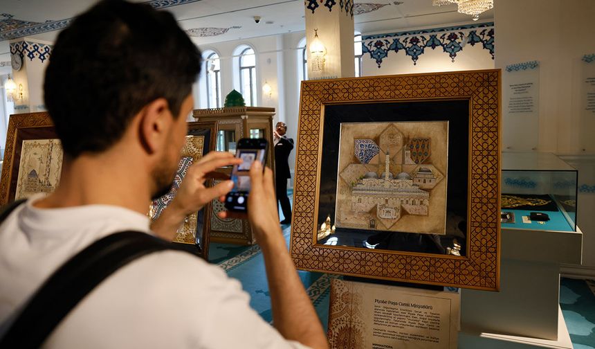 RUSYA'DA OSMANLI CAMİLERİNİ ANLATAN SERGİ AÇILDI